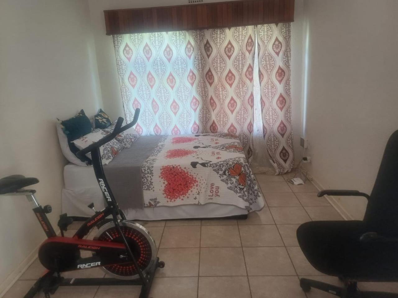 Kempton Park Lodge Birch Acres Kempton Park Buitenkant foto